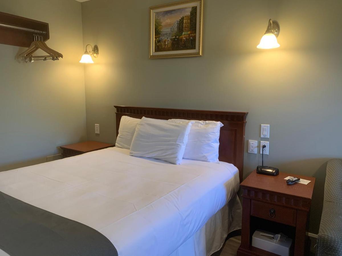 Hotel And Suites Les Laurentides Saint-Sauveur-des-Monts Kültér fotó