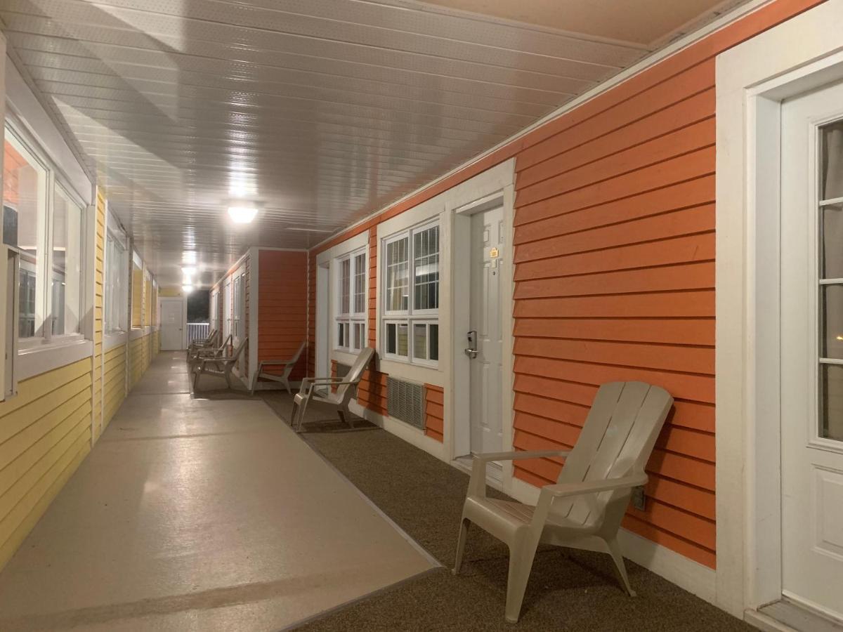 Hotel And Suites Les Laurentides Saint-Sauveur-des-Monts Kültér fotó